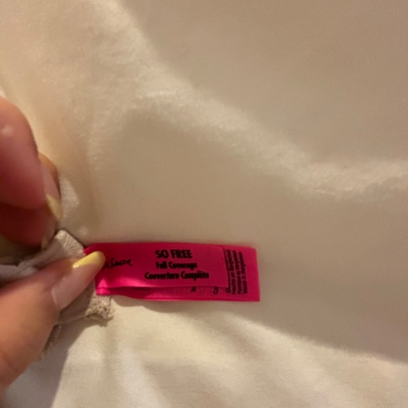 Victoria Secret Bra - Picture 3 of 4